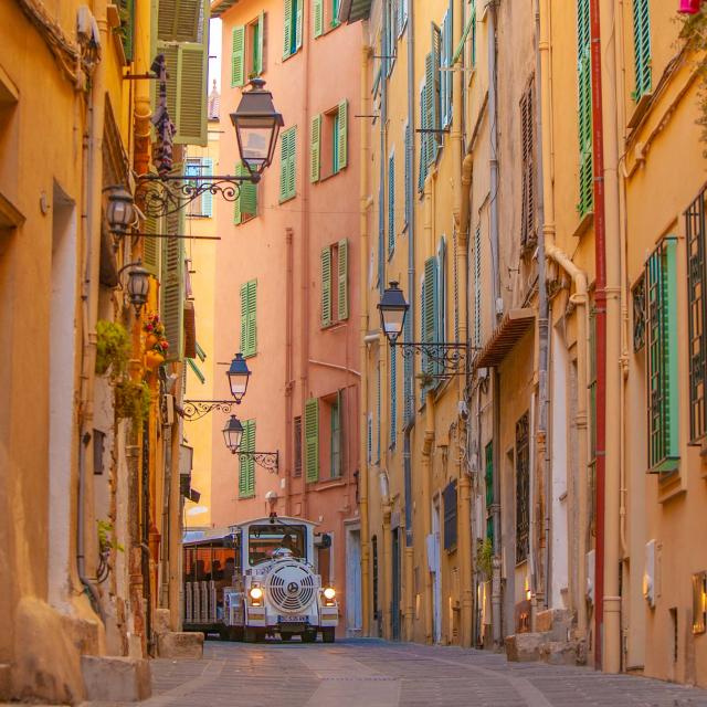 Menton Vieille Ville Petit Train Catherinefilliol 640X640 Crop 1620206095